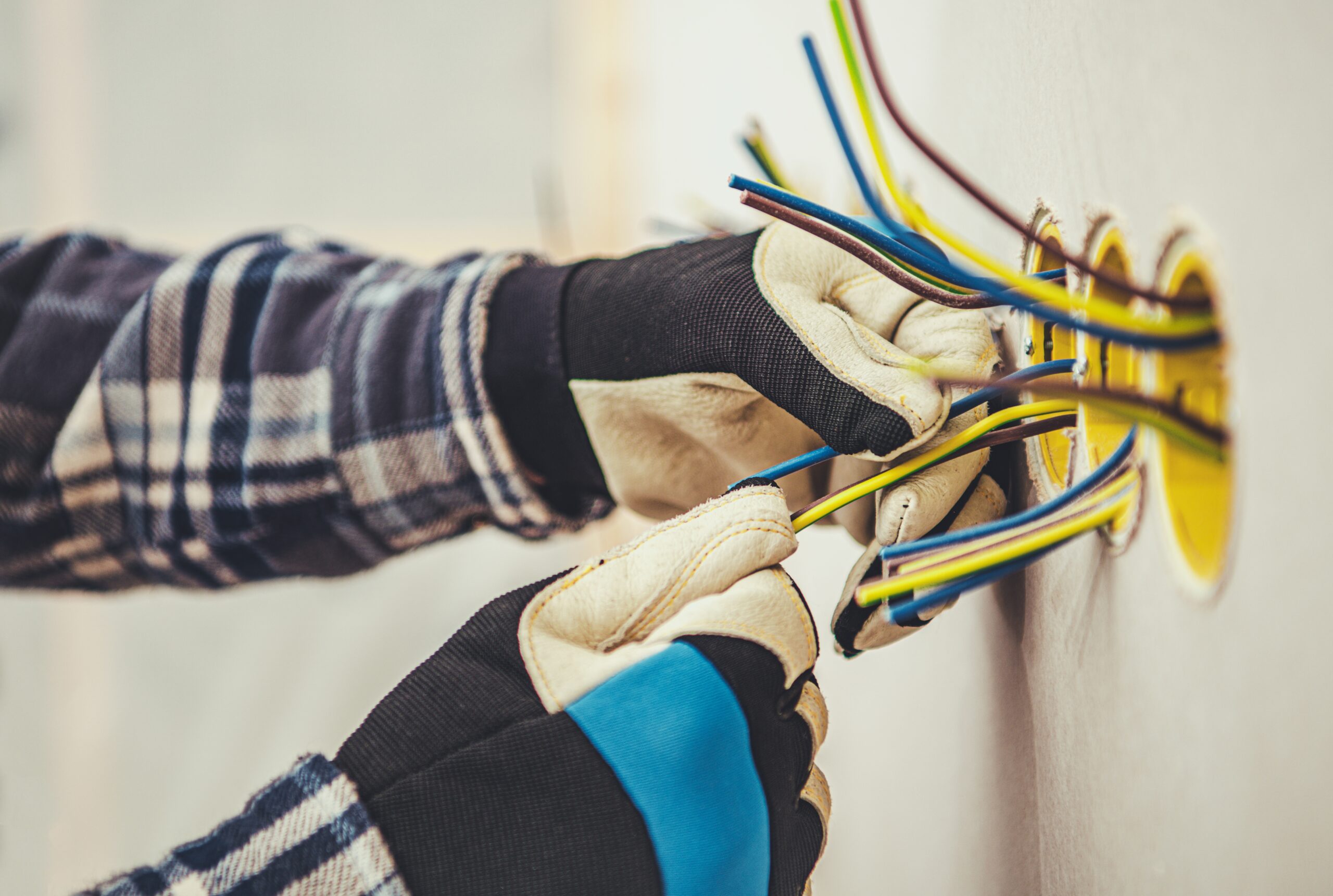 conectores electricos residenciales scaled